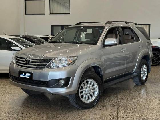 TOYOTA HILUX 2.7 SR 4X2 CD 16V FLEX 4P AUTOMÁTICO